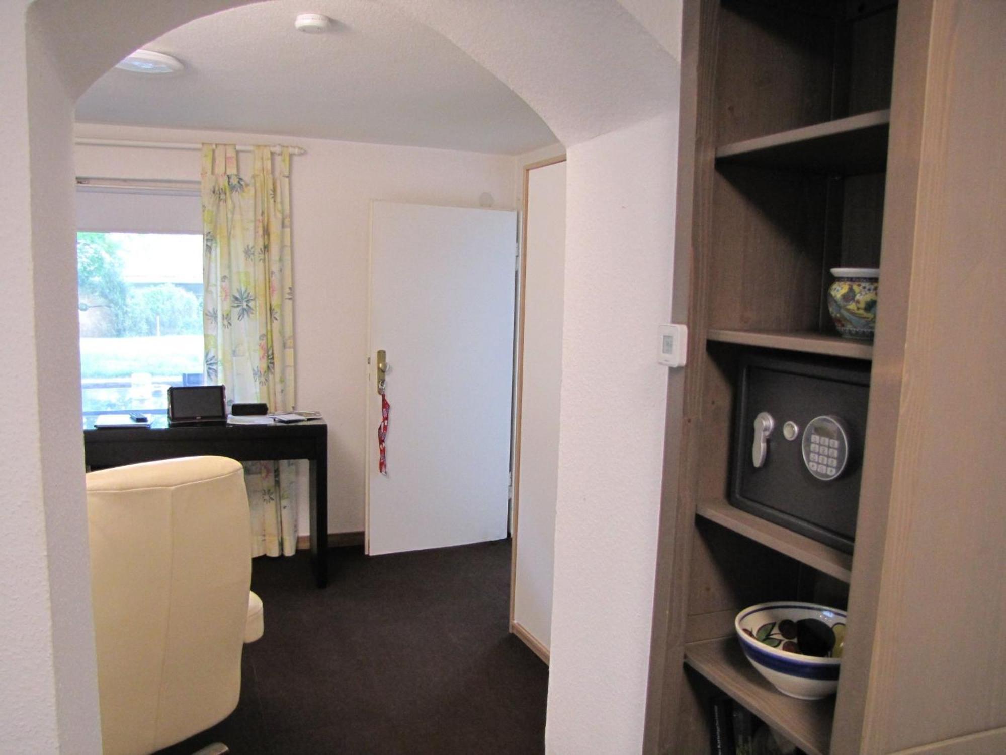 Apartment Hugo37 Am Bergpark Kassel Exterior photo